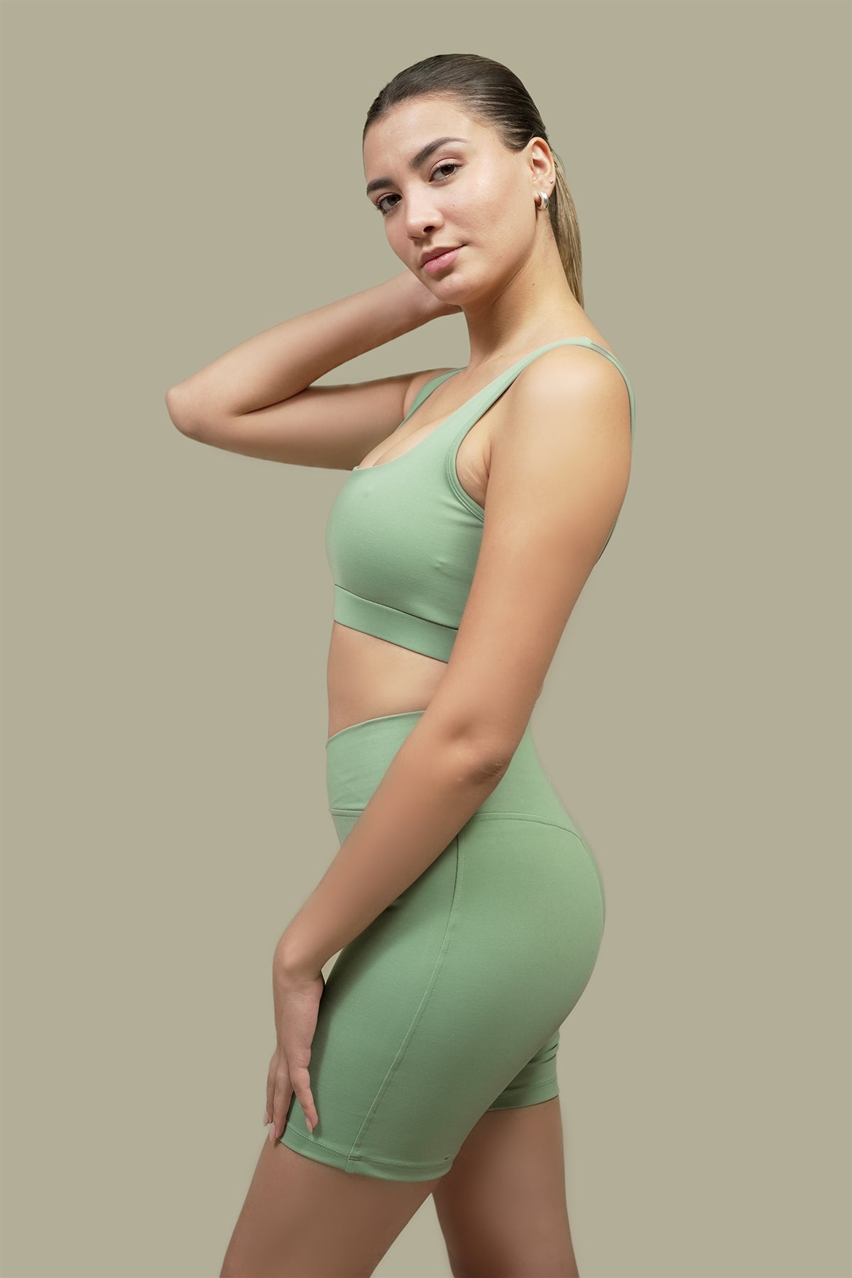 SET BIKER Y SPORT BRA ESCOTE CUADRADO